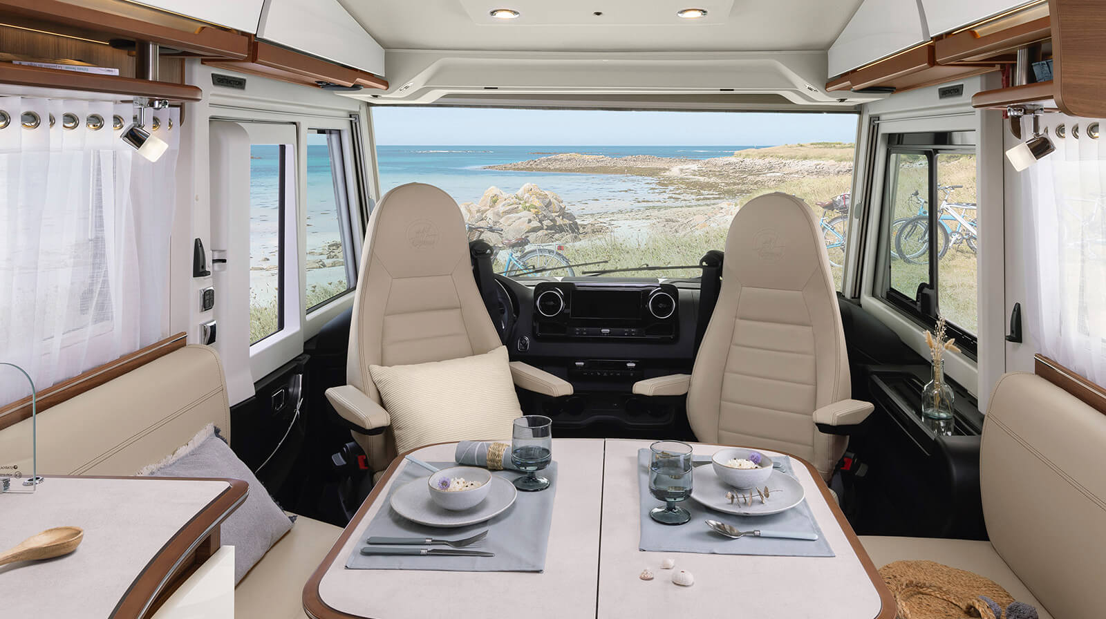 PHOTOS INTÉRIEURES RAPIDO Camping-car i66M