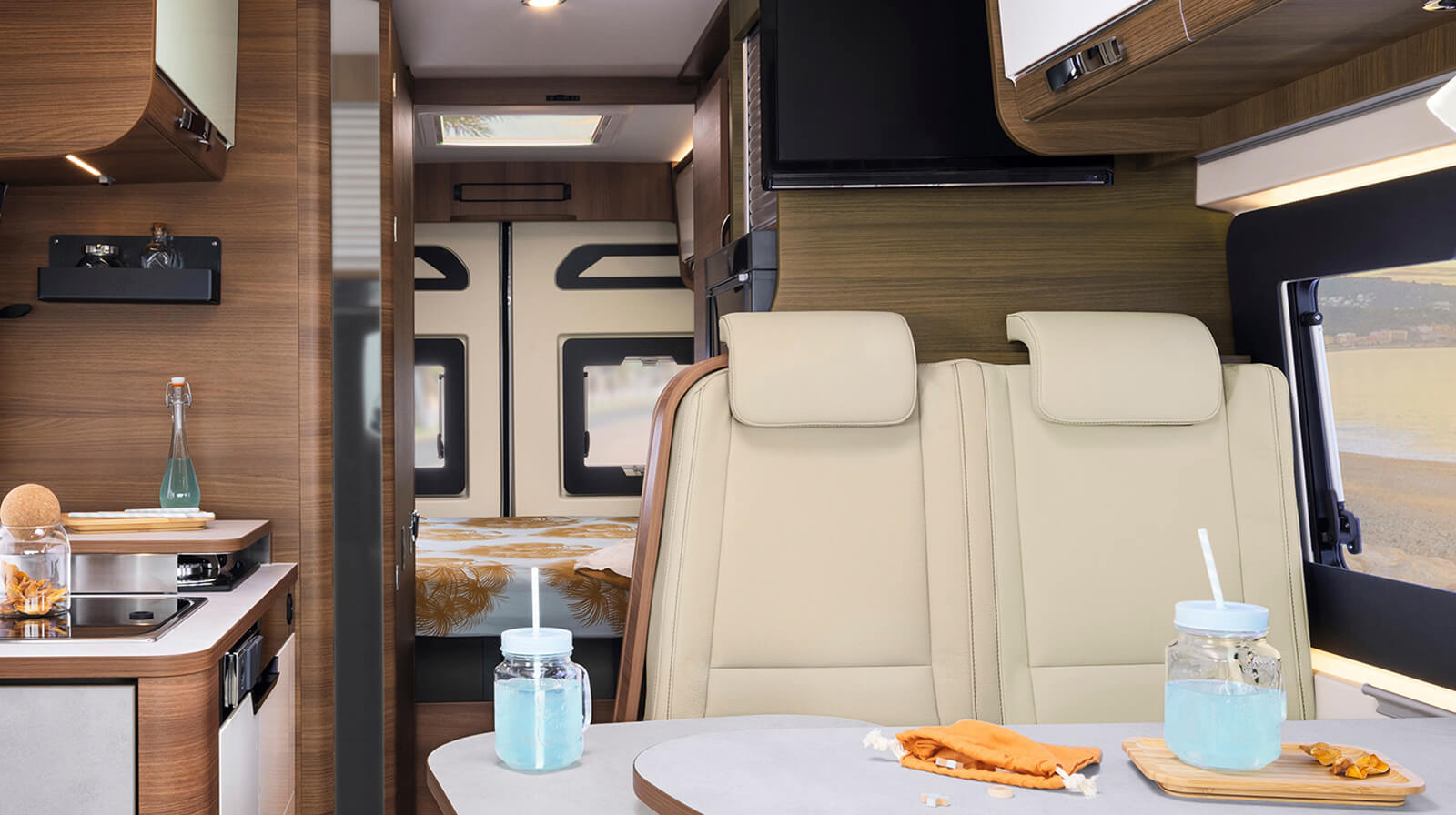 Van amenage 3 couchages Rapido V55
