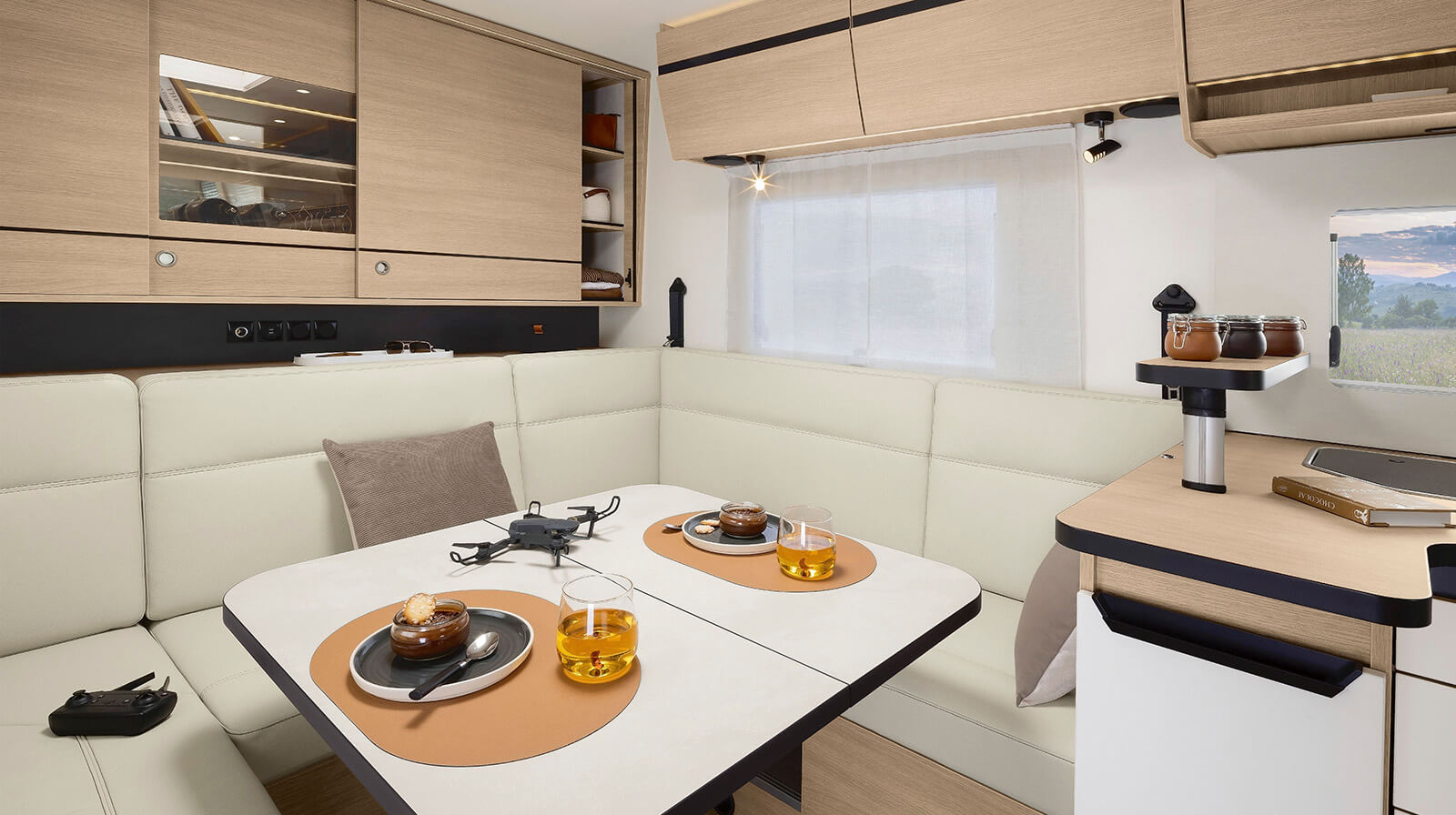 PHOTOS INTÉRIEURES RAPIDO Camping-car 854F