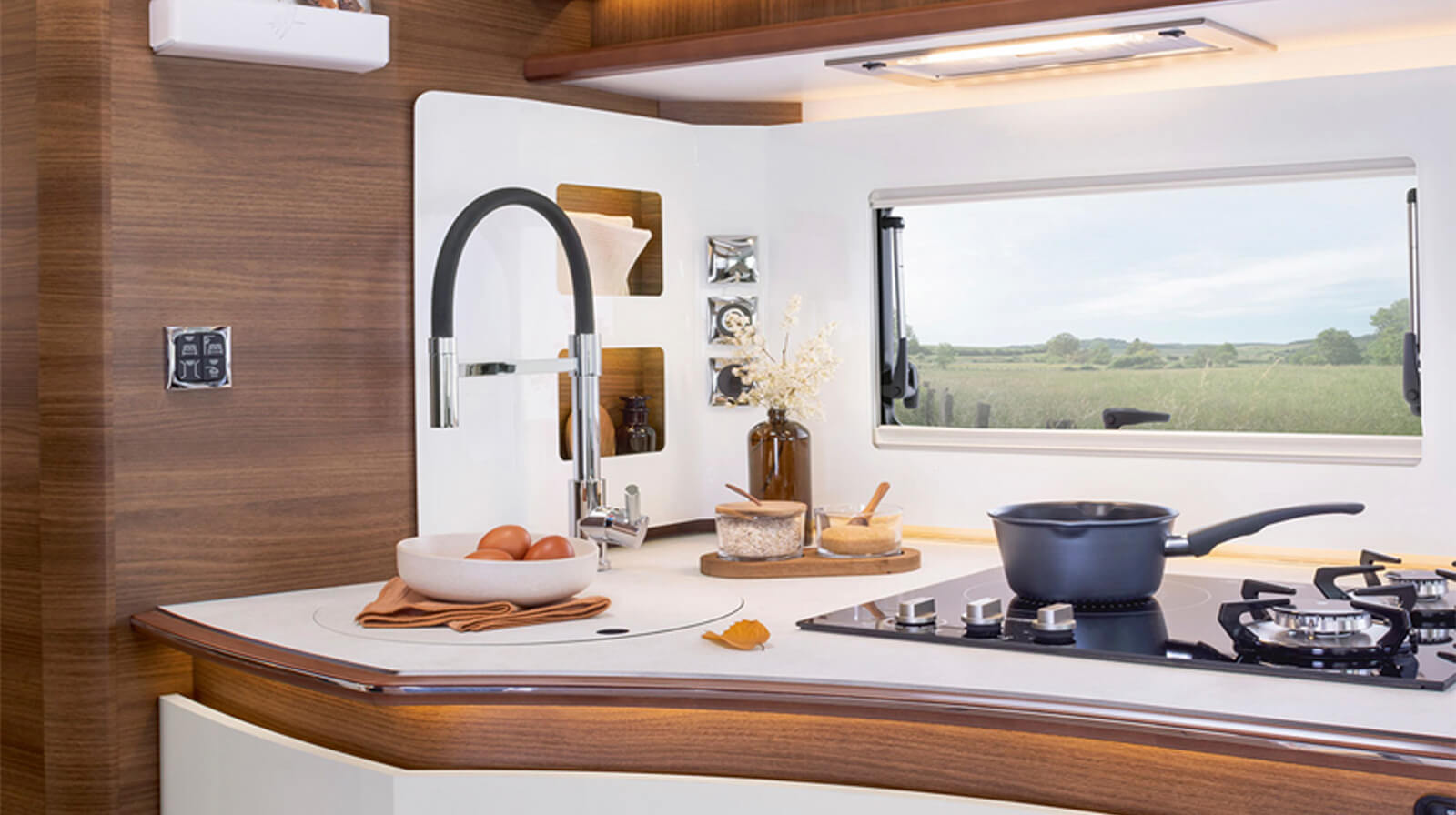 PHOTOS INTÉRIEURES RAPIDO Camping-car i166M