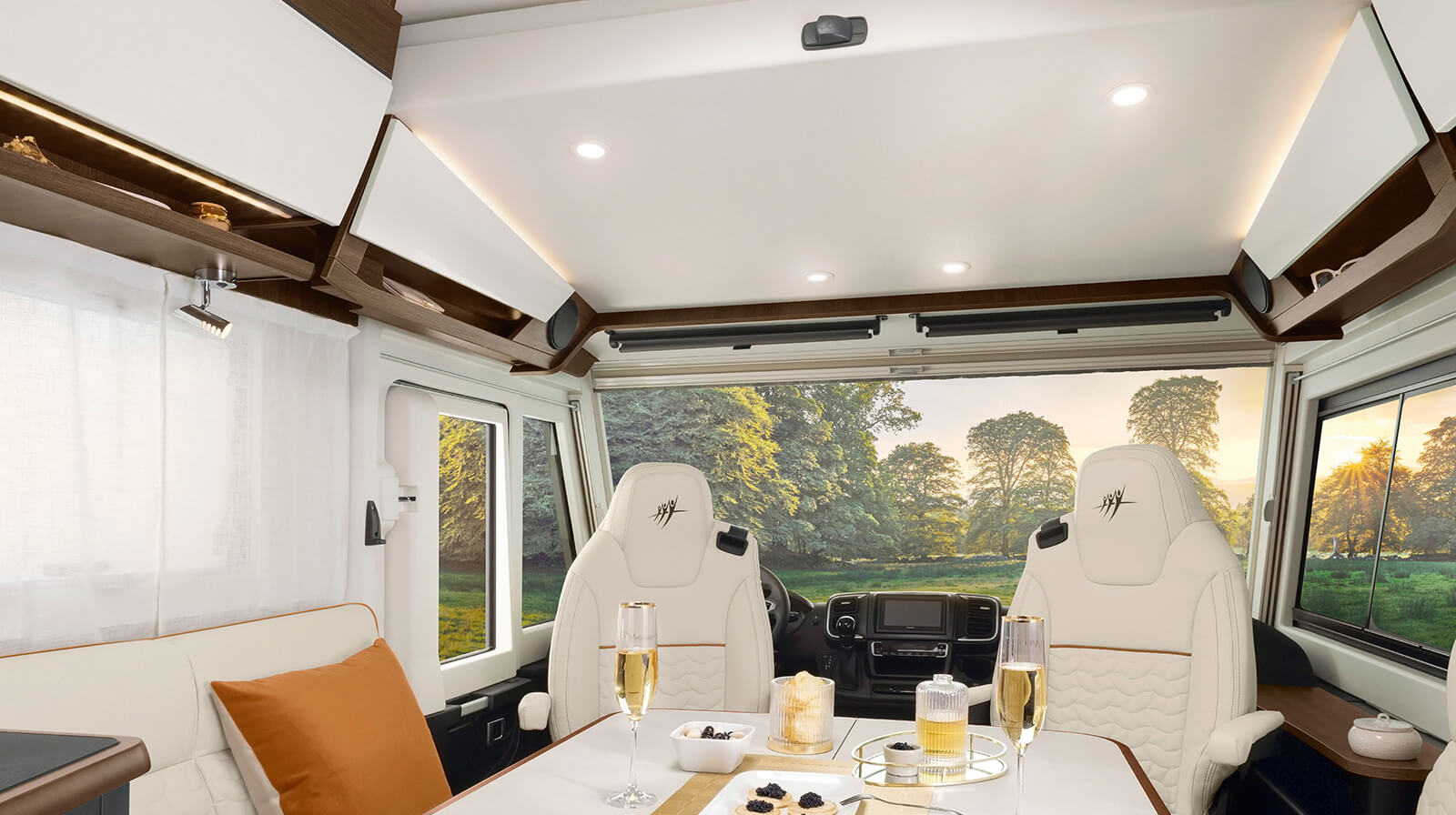 PHOTOS INTÉRIEURES RAPIDO Camping-car 8066dF