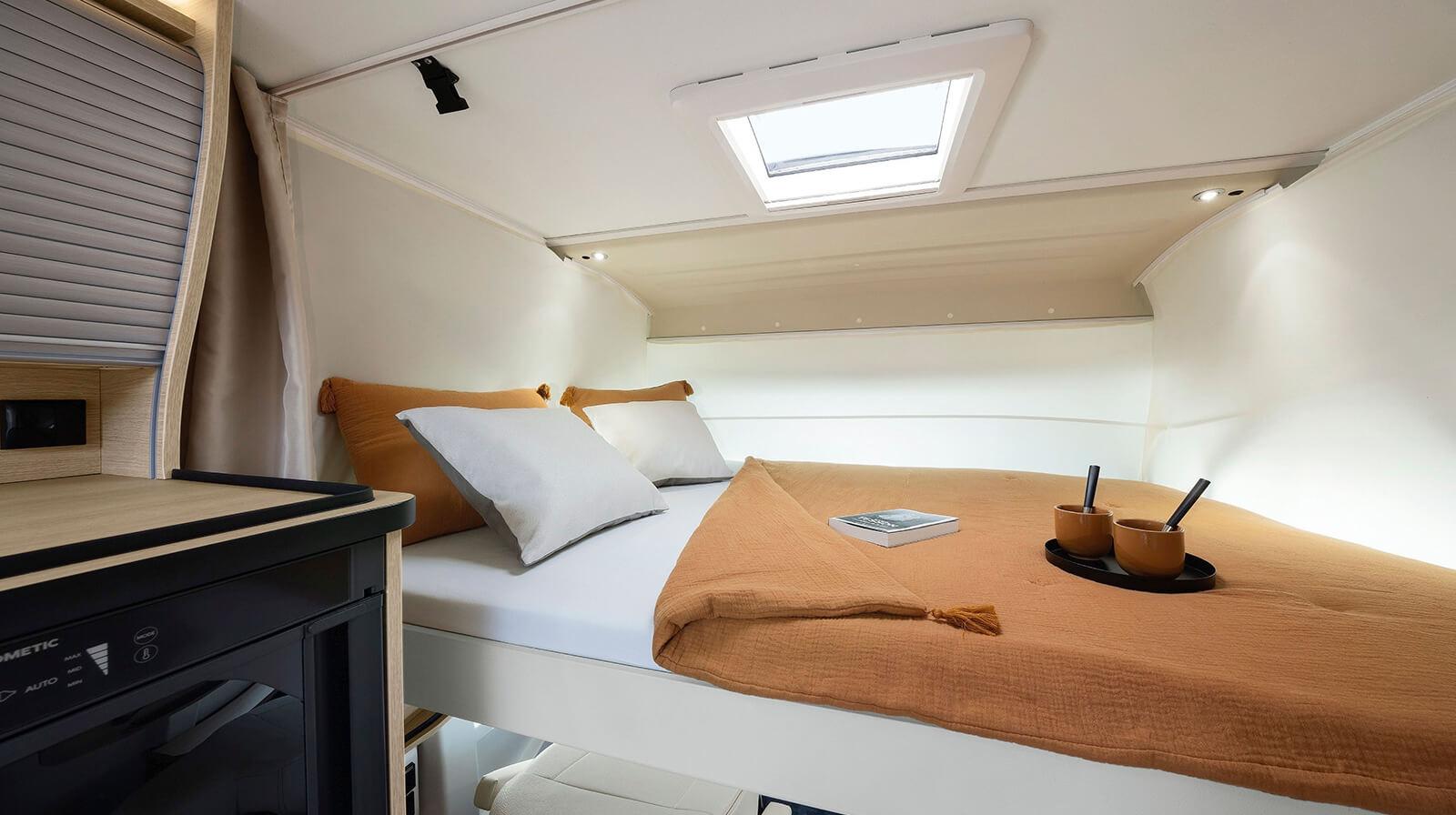 PHOTOS INTÉRIEURES RAPIDO Camping-car 854F