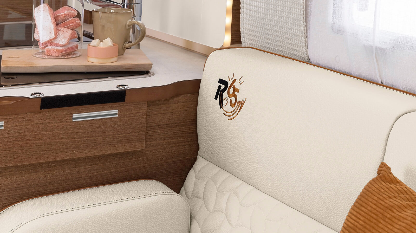 PHOTOS INTÉRIEURES RAPIDO Camping-car C86