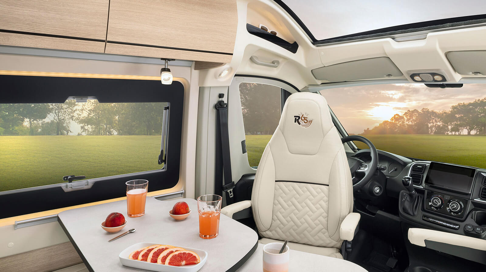 PHOTOS INTÉRIEURES RAPIDO Camping-car V62