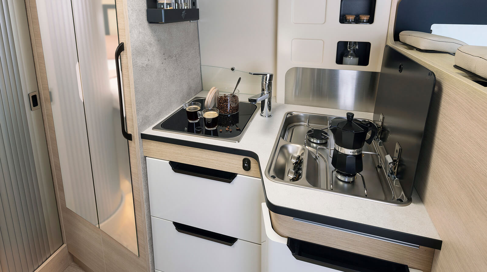 PHOTOS INTÉRIEURES RAPIDO Camping-car V62