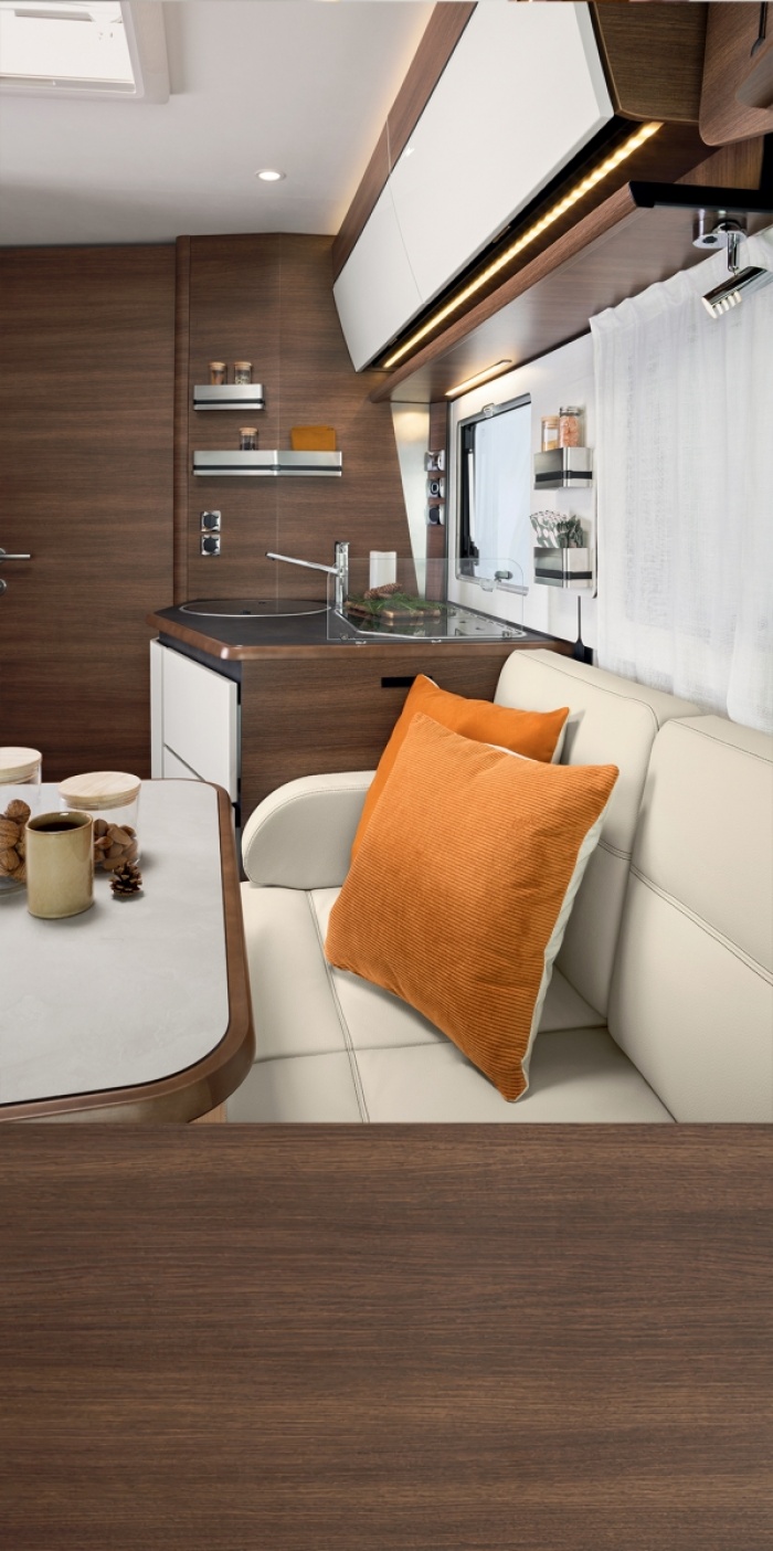 <strong>PALATINA</strong><br>8F / 80dF